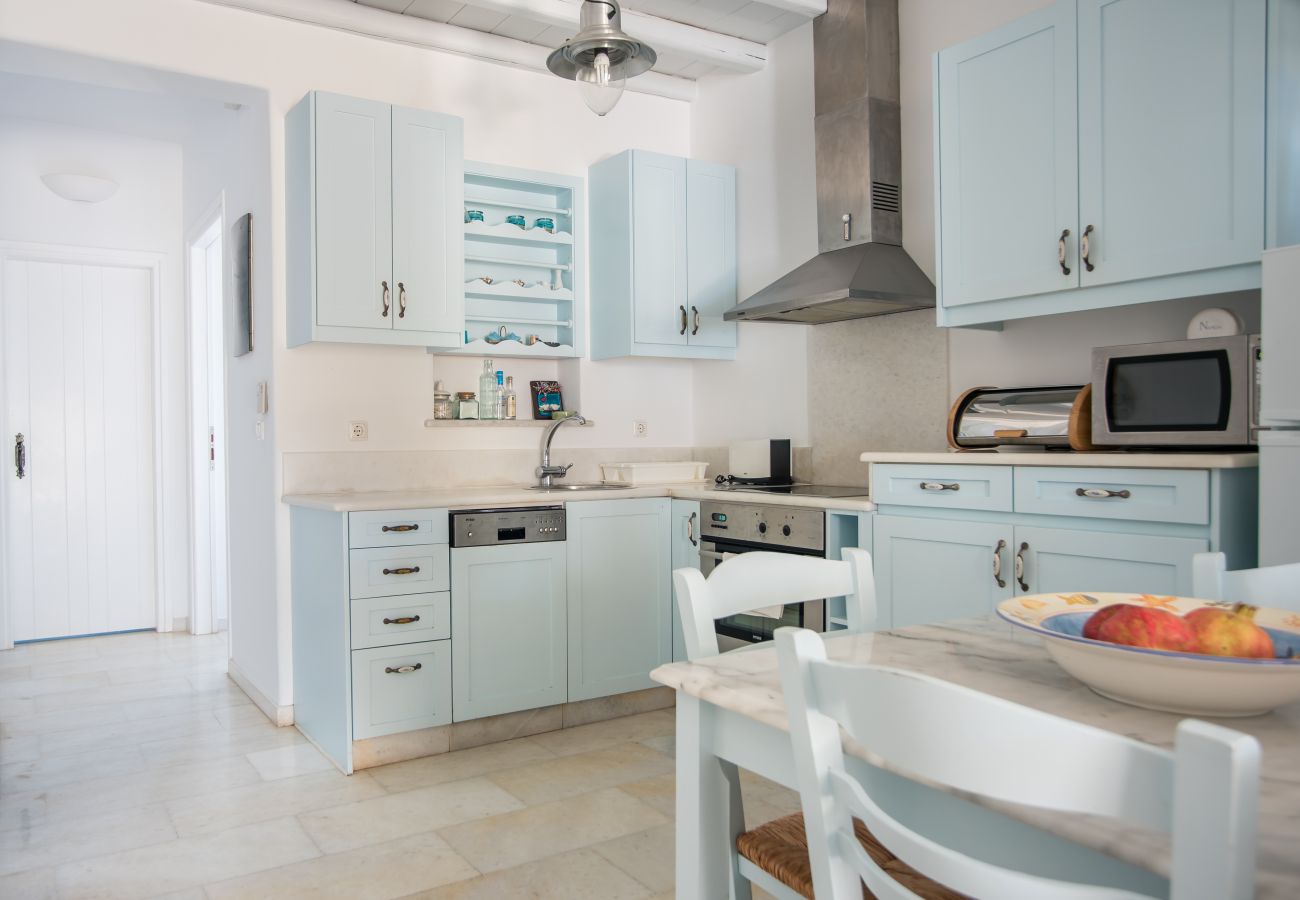 Villa in Ampelas - Family seafront villa, 1' from the beach 