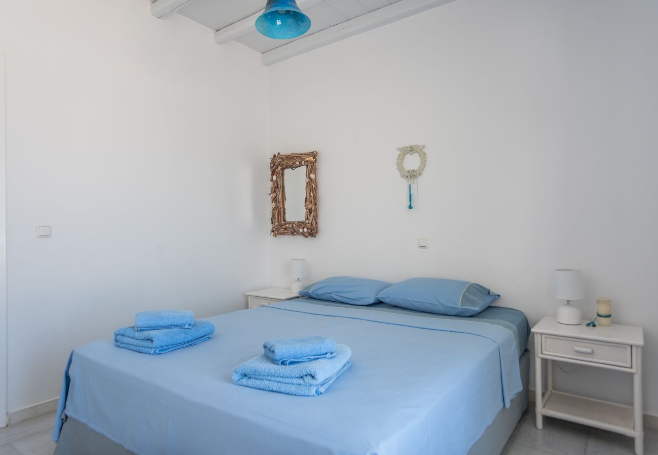 Villa in Ampelas - Family seafront villa, 1' from the beach 