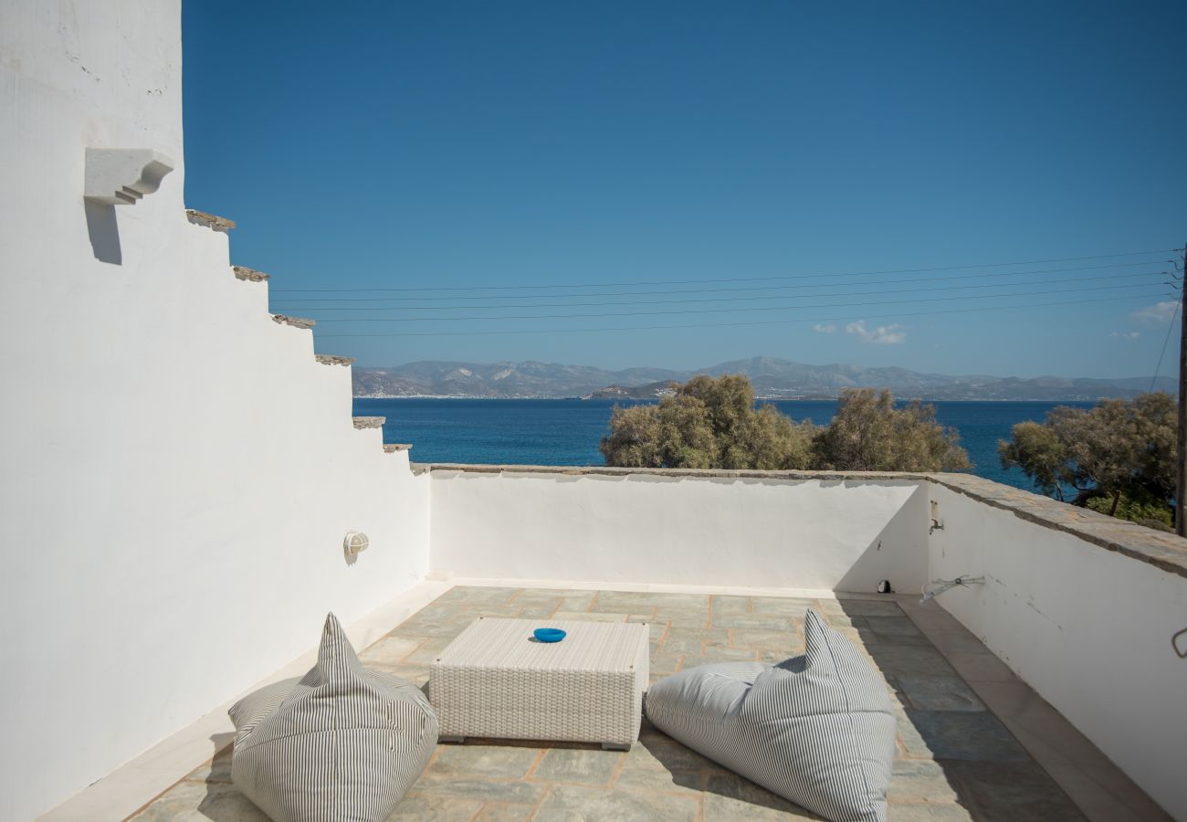 Villa in Ampelas - Family seafront villa, 1' from the beach 