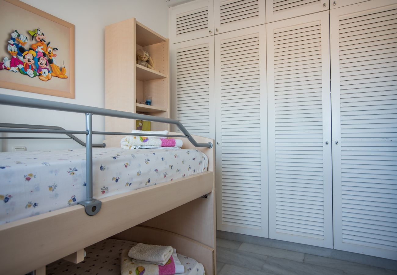 Villa in Ampelas - Family seafront villa, 1' from the beach 