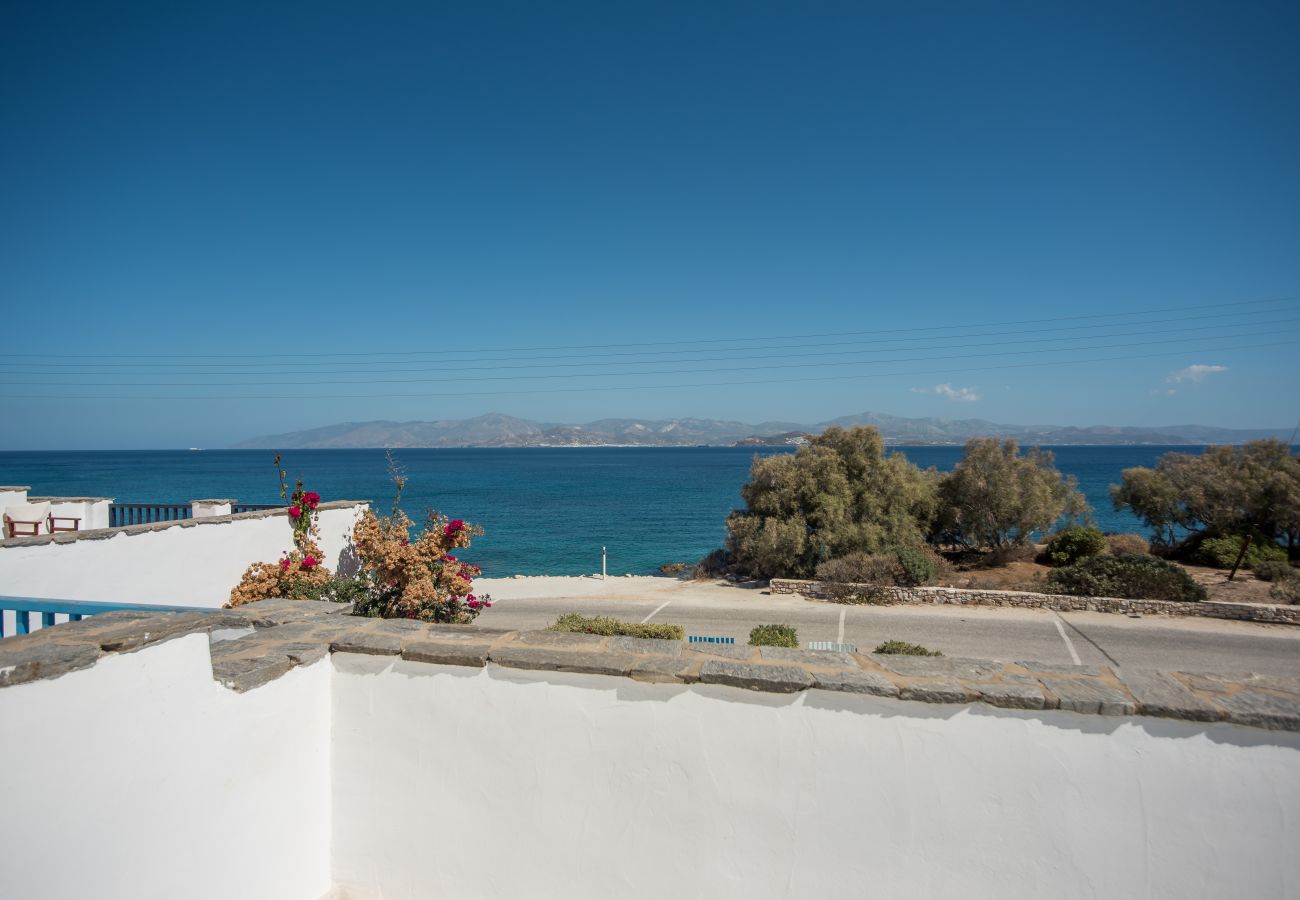 Villa in Ampelas - Family seafront villa, 1' from the beach 