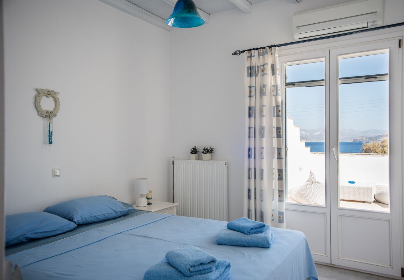 Villa in Ampelas - Family seafront villa, 1' from the beach 