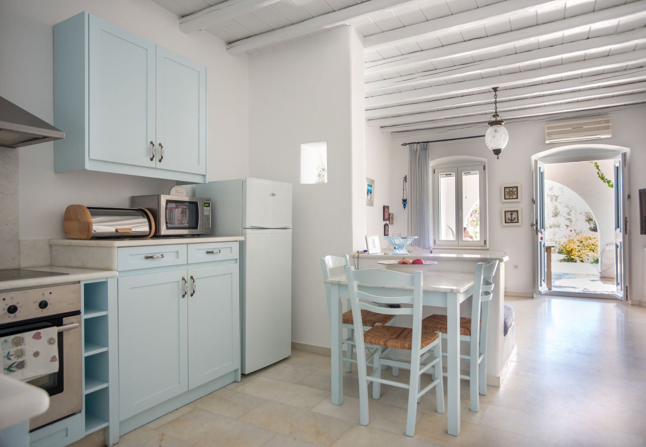 Villa in Ampelas - Family seafront villa, 1' from the beach 