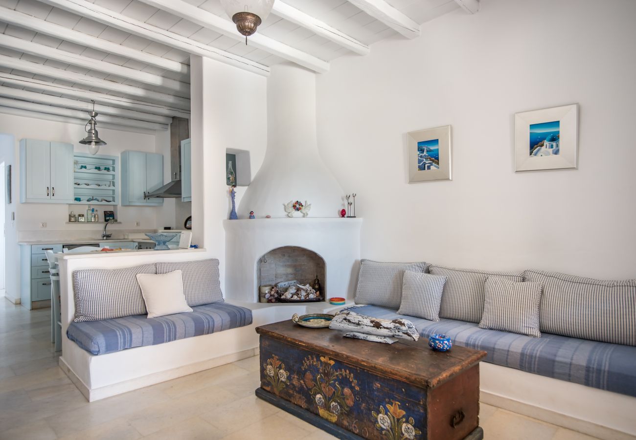 Villa in Ampelas - Family seafront villa, 1' from the beach 