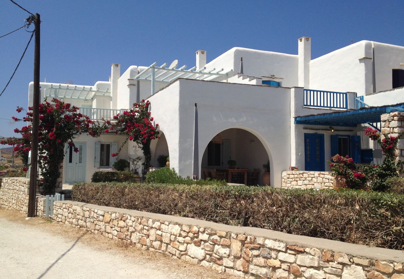 Villa in Ampelas - Family seafront villa, 1' from the beach 