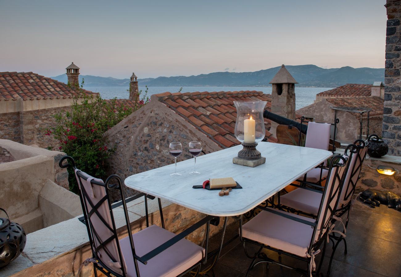 Townhouse in Monemvasia - Casa Felicia, the Castle Mansion Experience 