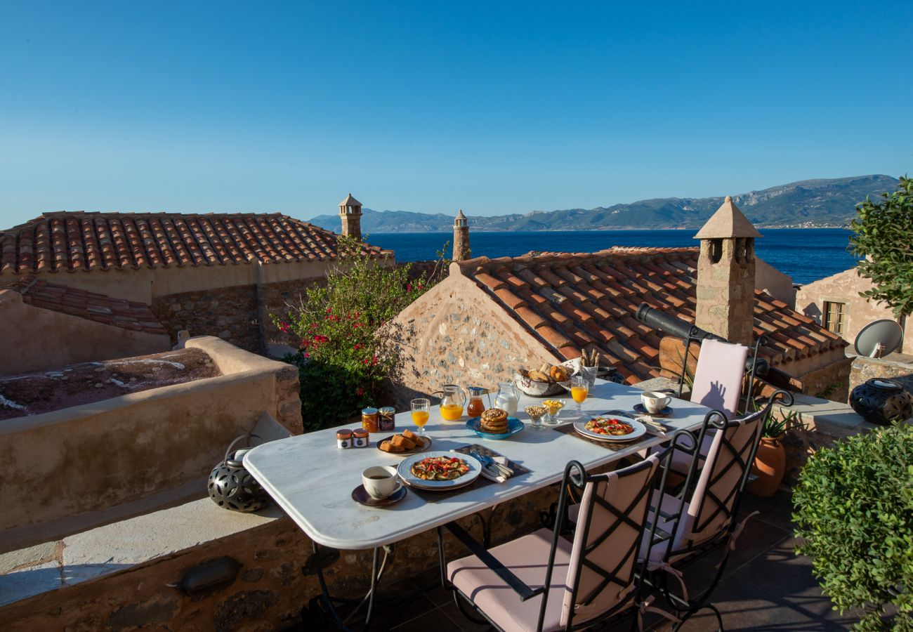 Townhouse in Monemvasia - Casa Felicia, the Castle Mansion Experience 