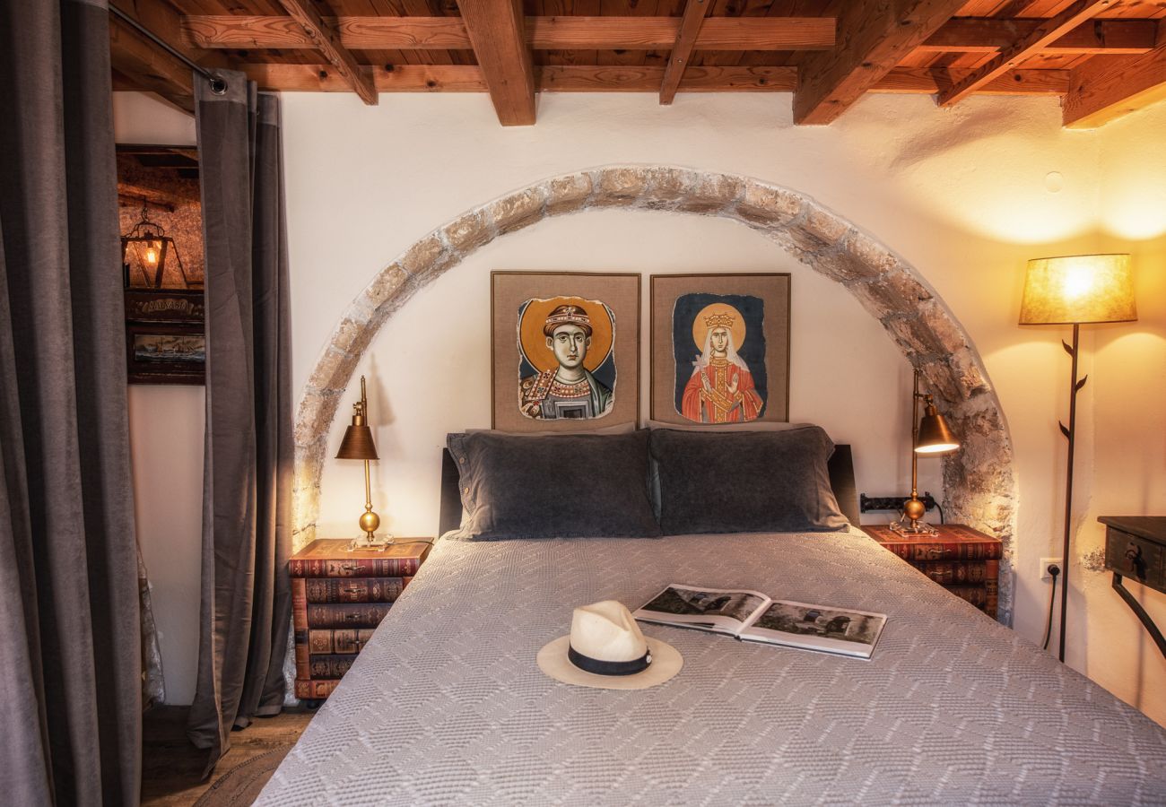 Townhouse in Monemvasia - Casa Felicia, the Castle Mansion Experience 