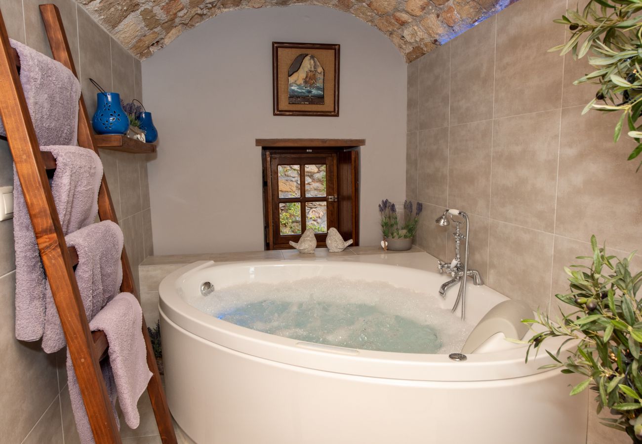 Townhouse in Monemvasia - Casa Felicia, the Castle Mansion Experience 