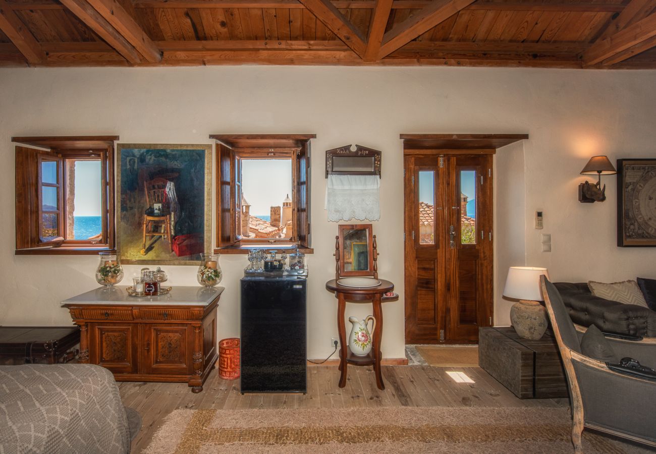 Townhouse in Monemvasia - Casa Felicia, the Castle Mansion Experience 
