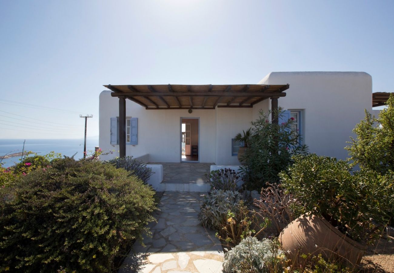 Villa in Mykonos - Psarrou villa for 10 guests, stunning sea views 