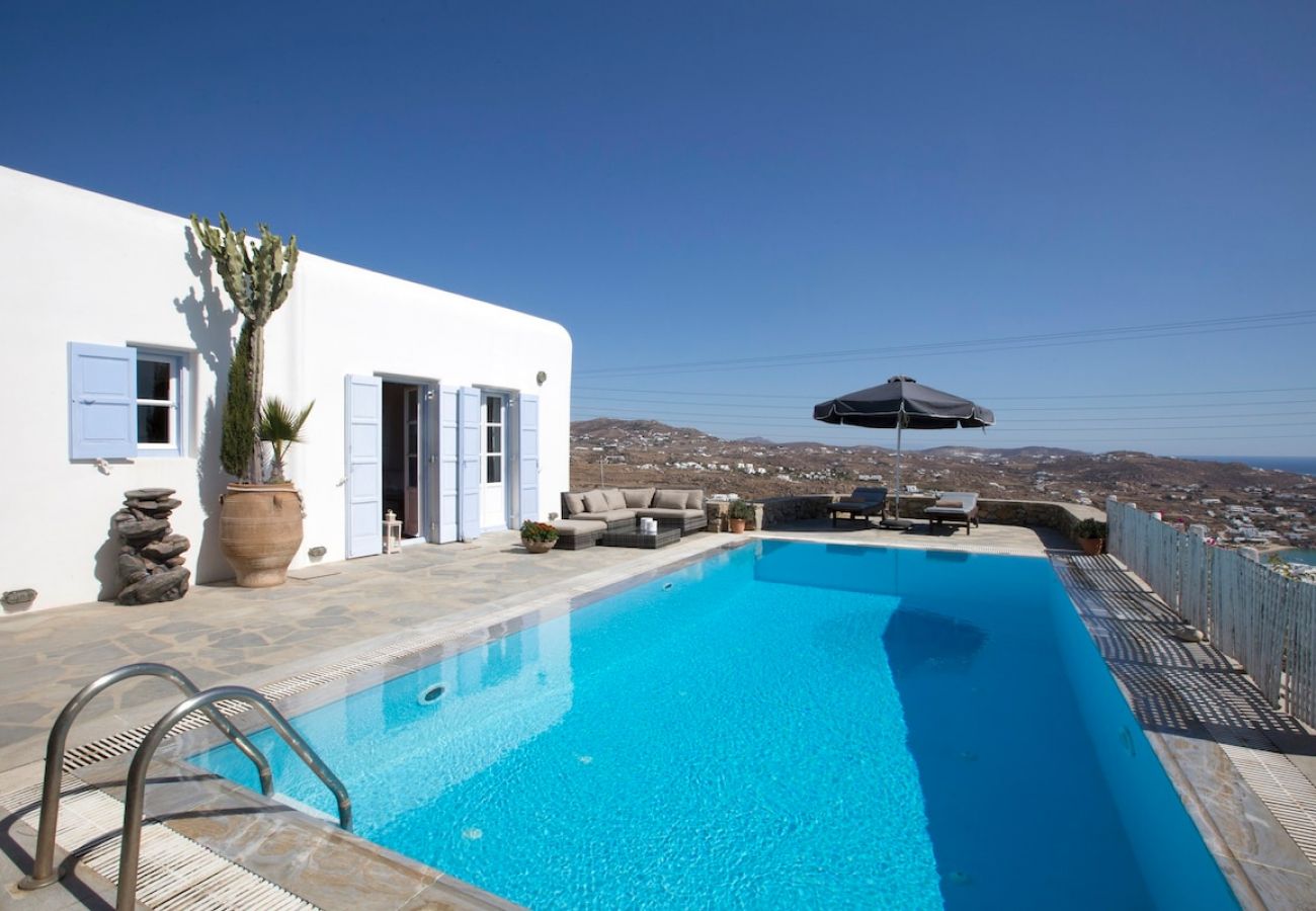 Villa in Mykonos - Psarrou villa for 10 guests, stunning sea views 