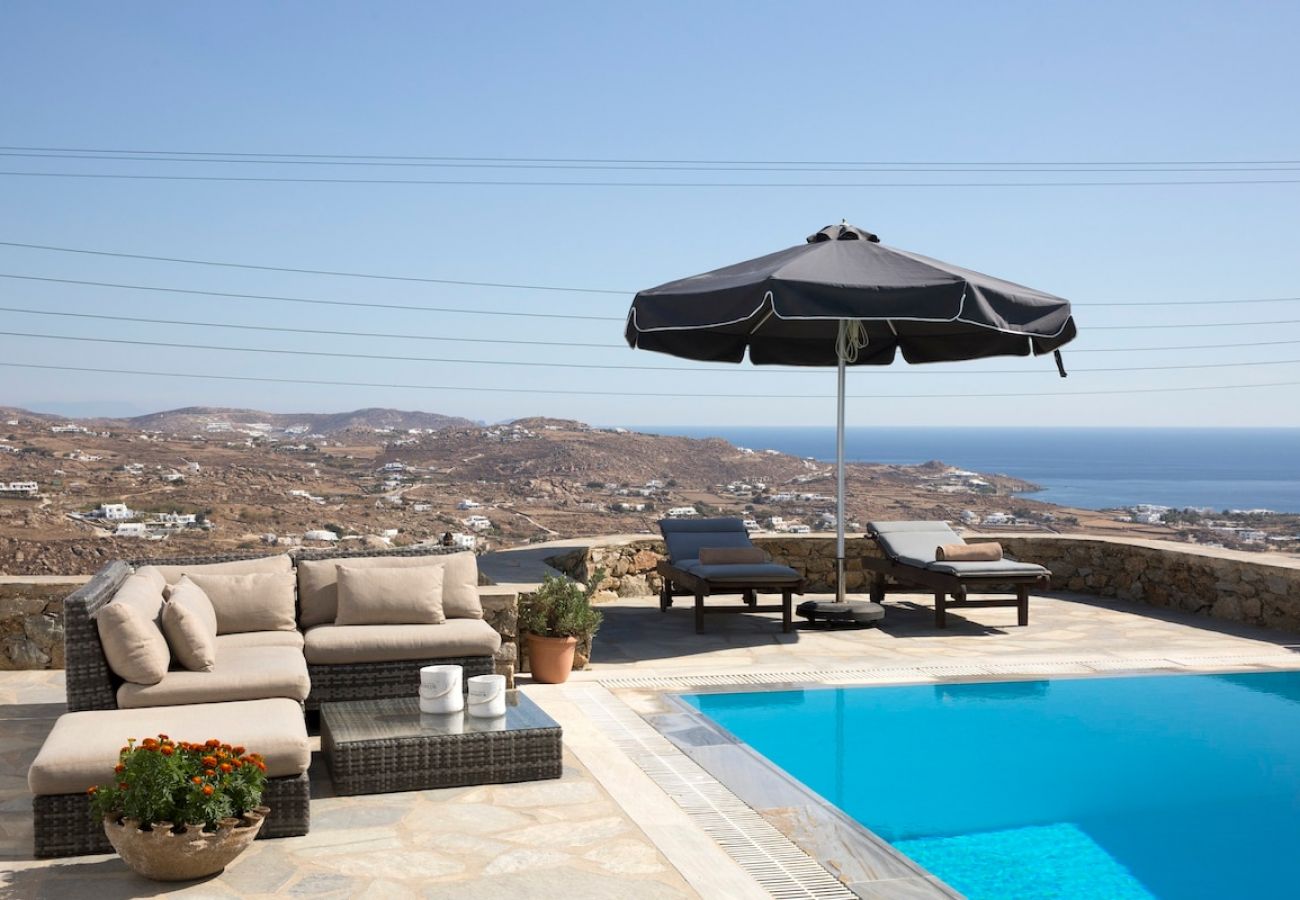 Villa in Mykonos - Psarrou villa for 10 guests, stunning sea views 