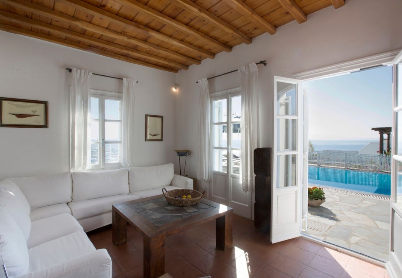 Villa in Mykonos - Psarrou villa for 10 guests, stunning sea views 