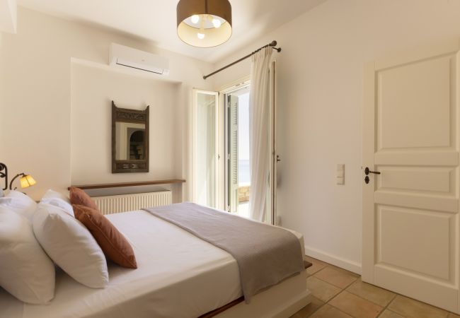Villa in Andros - Seaview Beach Retreat in Andros Villa in Andros - Seaview Beach Retreat in Andros