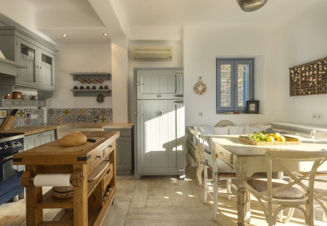 Villa in Andros - Andros Seaside Luxury Escape Villa in Andros - Andros Seaside Luxury Escape