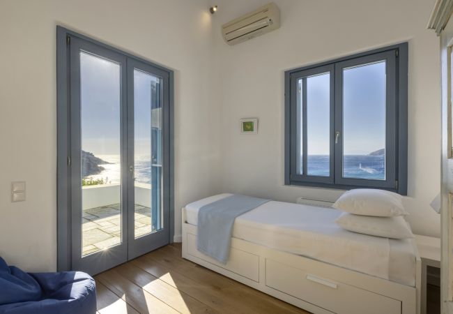 Villa in Andros - Andros Seaside Luxury Escape Villa in Andros - Andros Seaside Luxury Escape