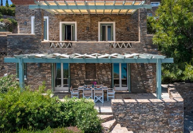 Villa in Andros - Rock Coastal House with Sea Views Villa in Andros - Rock Coastal House with Sea Views