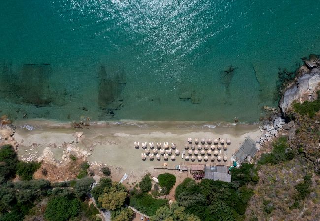 Villa in Andros - Rock Coastal House with Sea Views Villa in Andros - Rock Coastal House with Sea Views