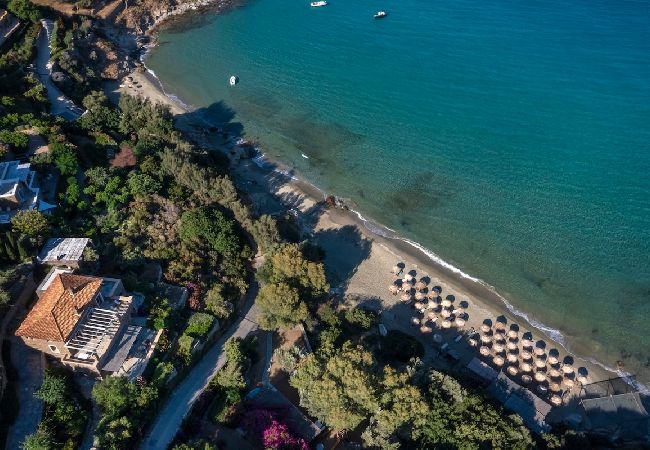 Villa in Andros - Sun-rock house by the sea 