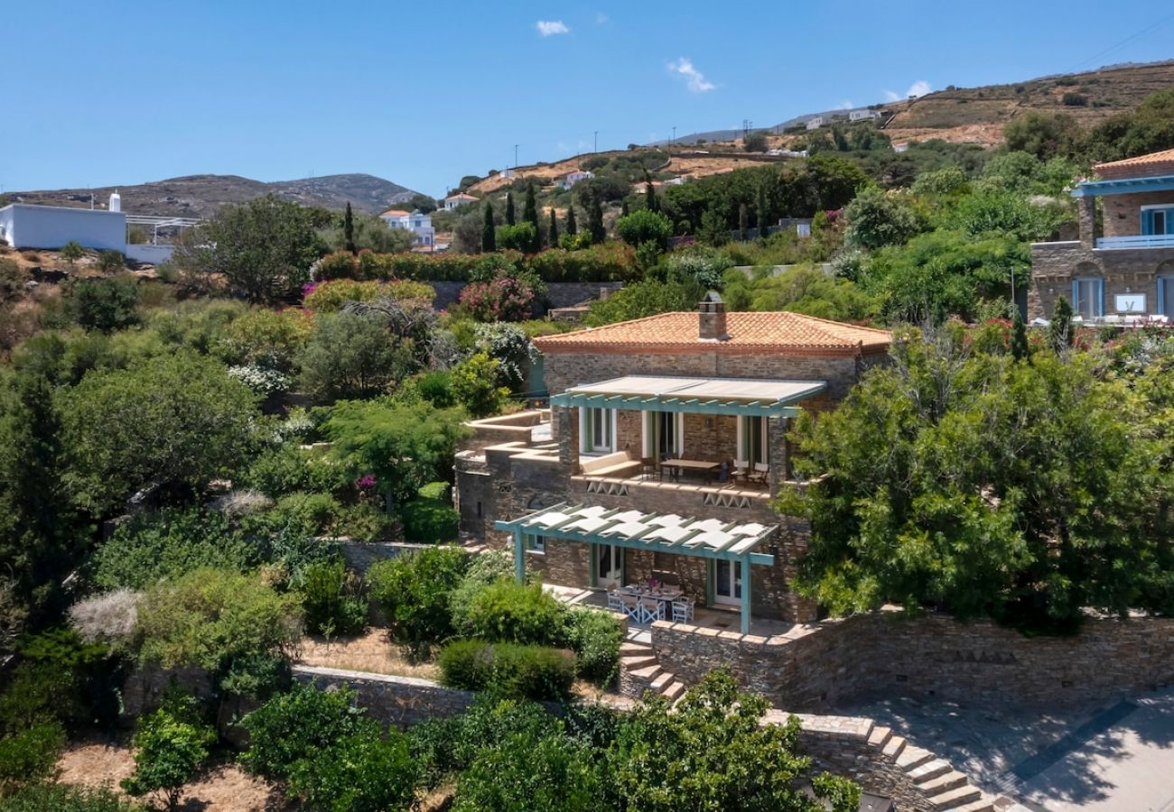 Villa in Andros - Sun-rock house by the sea 