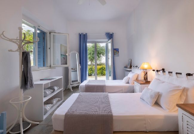 Villa in Andros - Aegean Breeze House Villa in Andros - Aegean Breeze House