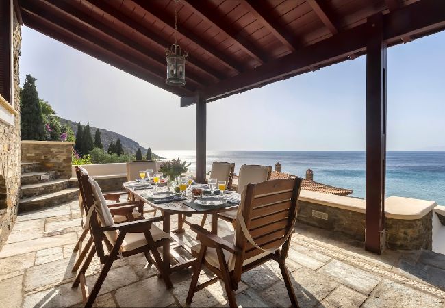 Villa in Andros - Sunrise Beach House by the sea 