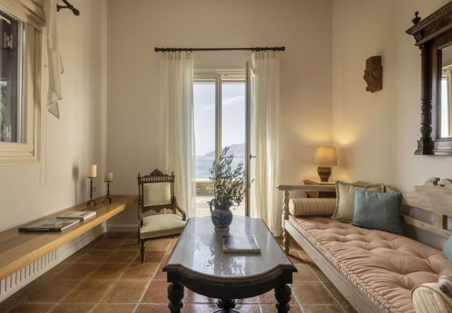 Villa in Andros - Exclusive Beach House Villa in Andros - Exclusive Beach House