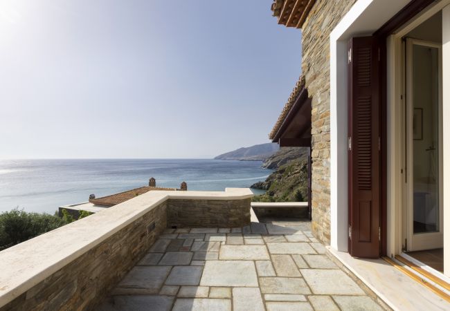 Villa in Andros - Sunrise Beach House by the sea 