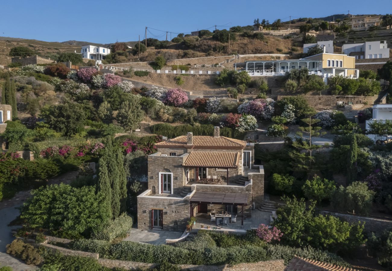 Villa in Andros - Sunrise Beach House by the sea 