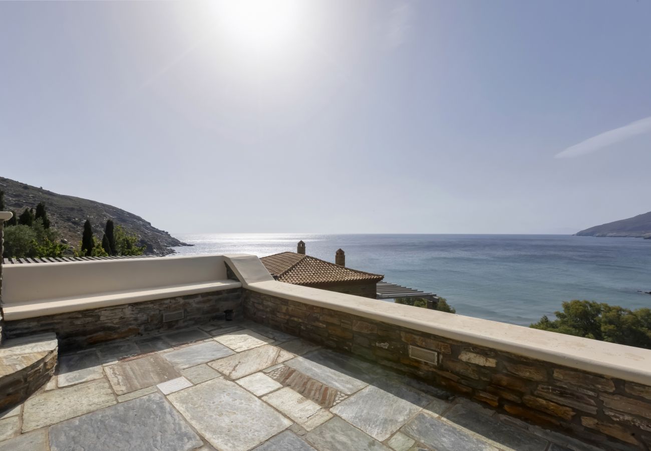 Villa in Andros - Sunrise Beach House by the sea 