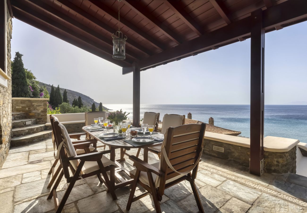 Villa in Andros - Sunrise Beach House by the sea 