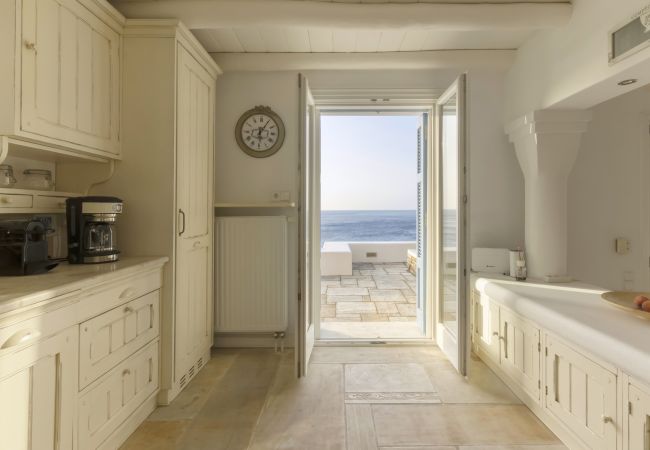Villa in Andros - Exclusive Pool Escape in Andros Villa in Andros - Exclusive Pool Escape in Andros