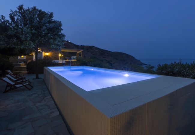 Villa in Andros - Exclusive Pool Escape in Andros Villa in Andros - Exclusive Pool Escape in Andros