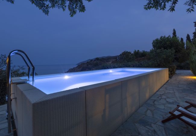 Villa in Andros - Exclusive Pool Escape in Andros Villa in Andros - Exclusive Pool Escape in Andros