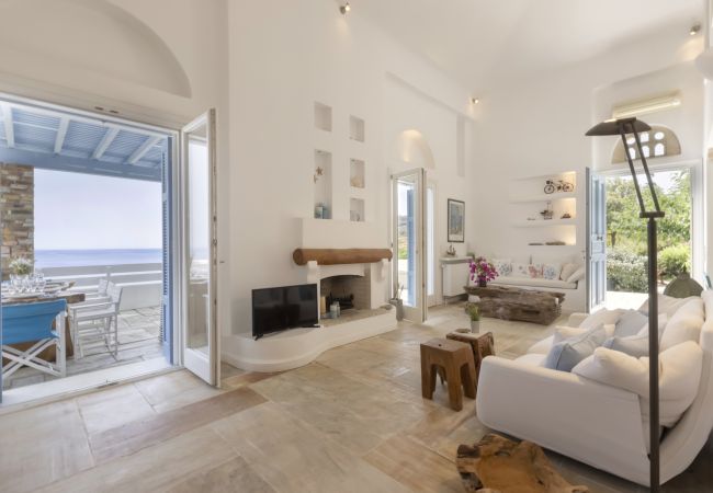 Villa in Andros - Exclusive Pool Escape in Andros Villa in Andros - Exclusive Pool Escape in Andros
