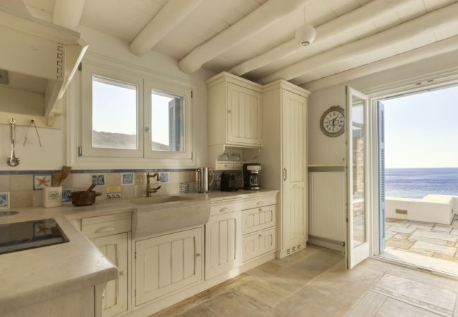 Villa in Andros - Exclusive Pool Escape in Andros Villa in Andros - Exclusive Pool Escape in Andros