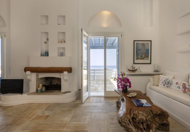 Villa in Andros - Exclusive Pool Escape in Andros Villa in Andros - Exclusive Pool Escape in Andros