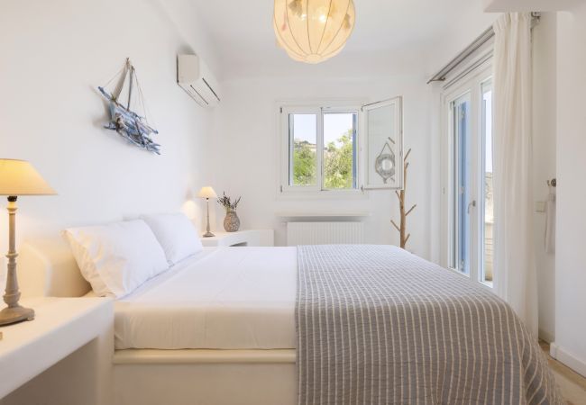 Villa in Andros - Exclusive Pool Escape in Andros Villa in Andros - Exclusive Pool Escape in Andros