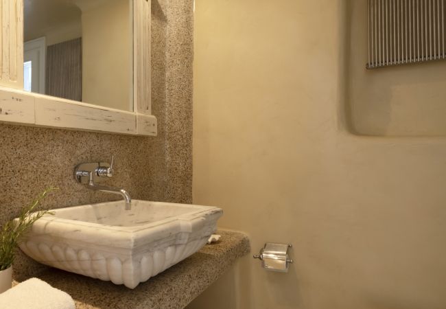 Villa in Andros - Exclusive Pool Escape in Andros Villa in Andros - Exclusive Pool Escape in Andros