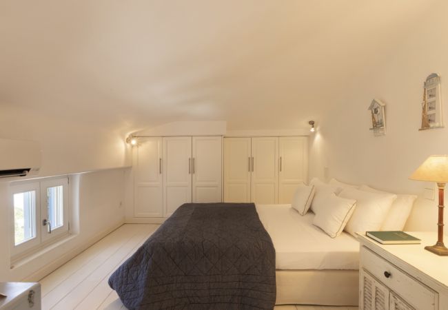 Villa in Andros - Exclusive Pool Escape in Andros Villa in Andros - Exclusive Pool Escape in Andros