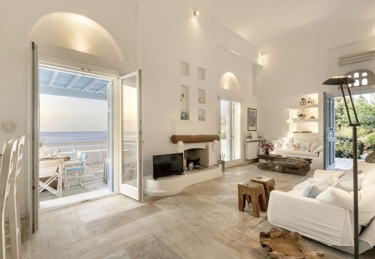 Villa in Andros - Luxury villa by the beach 