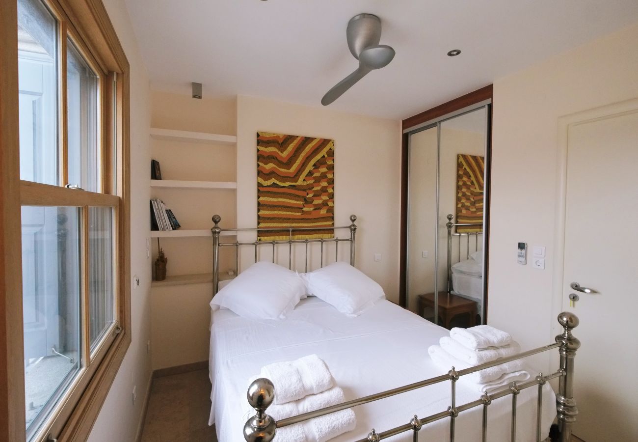 Apartment in Mirina - The Beachfront Villa (1st Floor 3 Bed Apartment) 