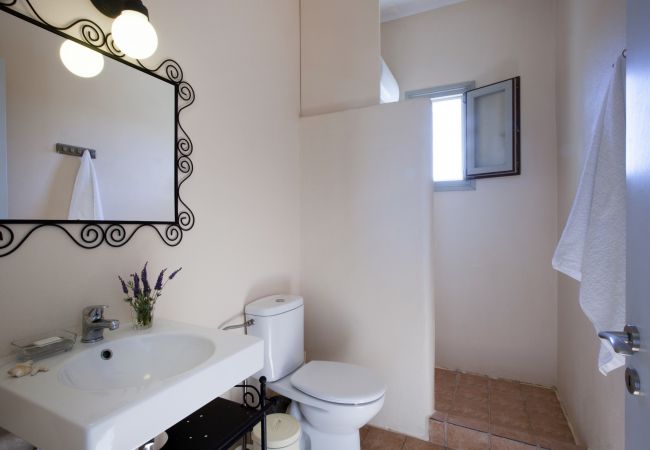 Villa in Santa Maria - Idyllic Holiday Villa - Views, Garden, nr Beach  Villa in Santa Maria - Idyllic Holiday Villa - Views, Garden, nr Beach