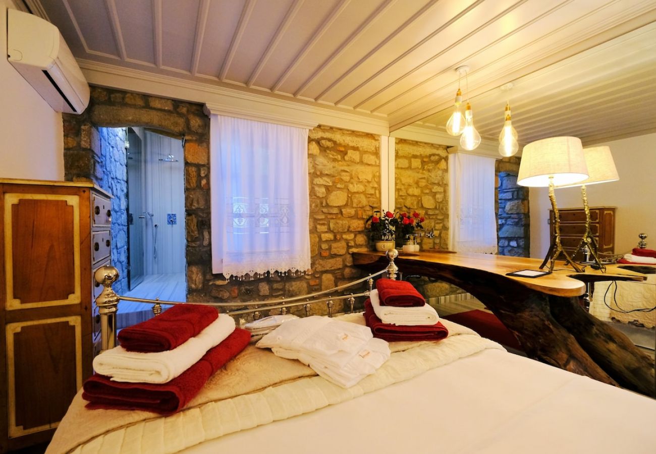 Apartment in Mirina - Tilia Room in luxurious beach townhouse 