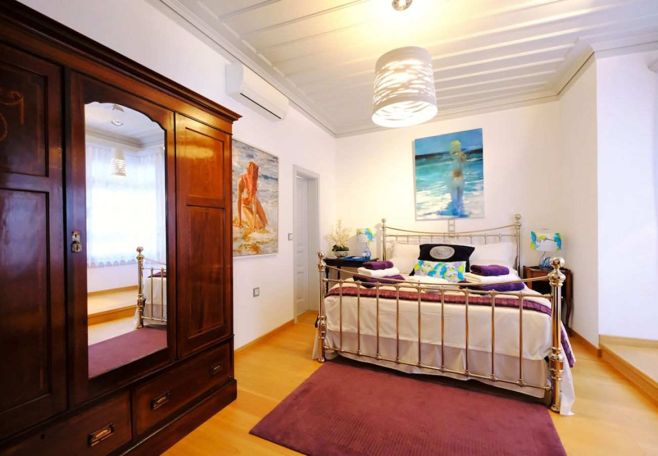 Apartment in Mirina - Marjoram Room  ·  Limnos Experience 