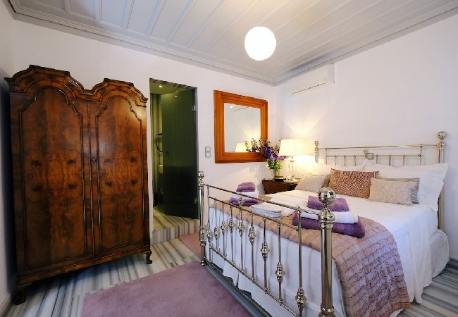 Apartment in Mirina - Luxurious room in a Myrina townhouse - Sage Room 