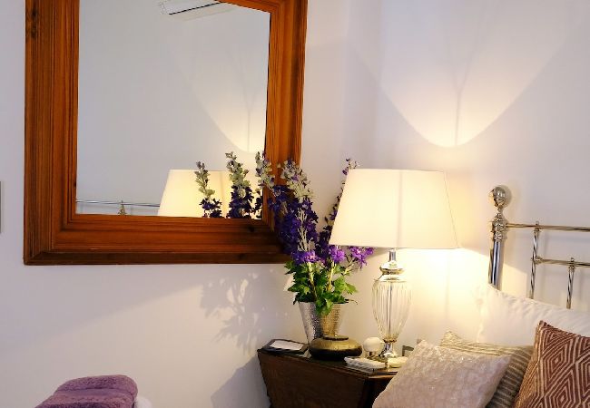 Apartment in Mirina - Luxurious room in a Myrina townhouse - Sage Room 
