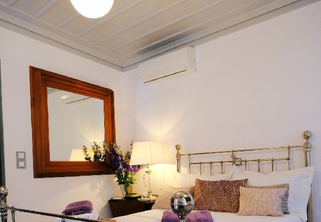 Apartment in Mirina - Luxurious room in a Myrina townhouse - Sage Room 