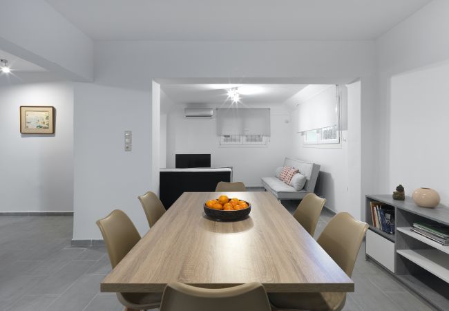Apartment in Athens - 2BR  next to the National Gallery & chic Kolonaki 